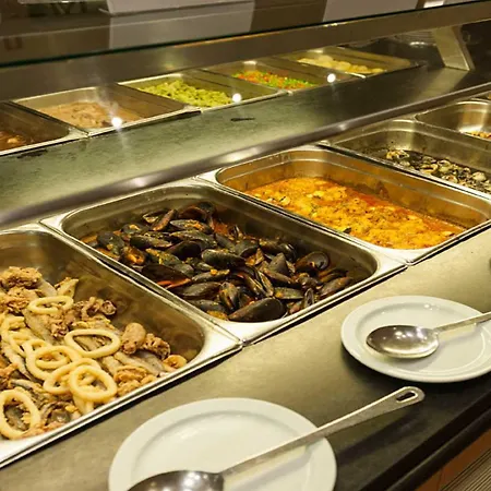 מלון Mediterraneo 4*